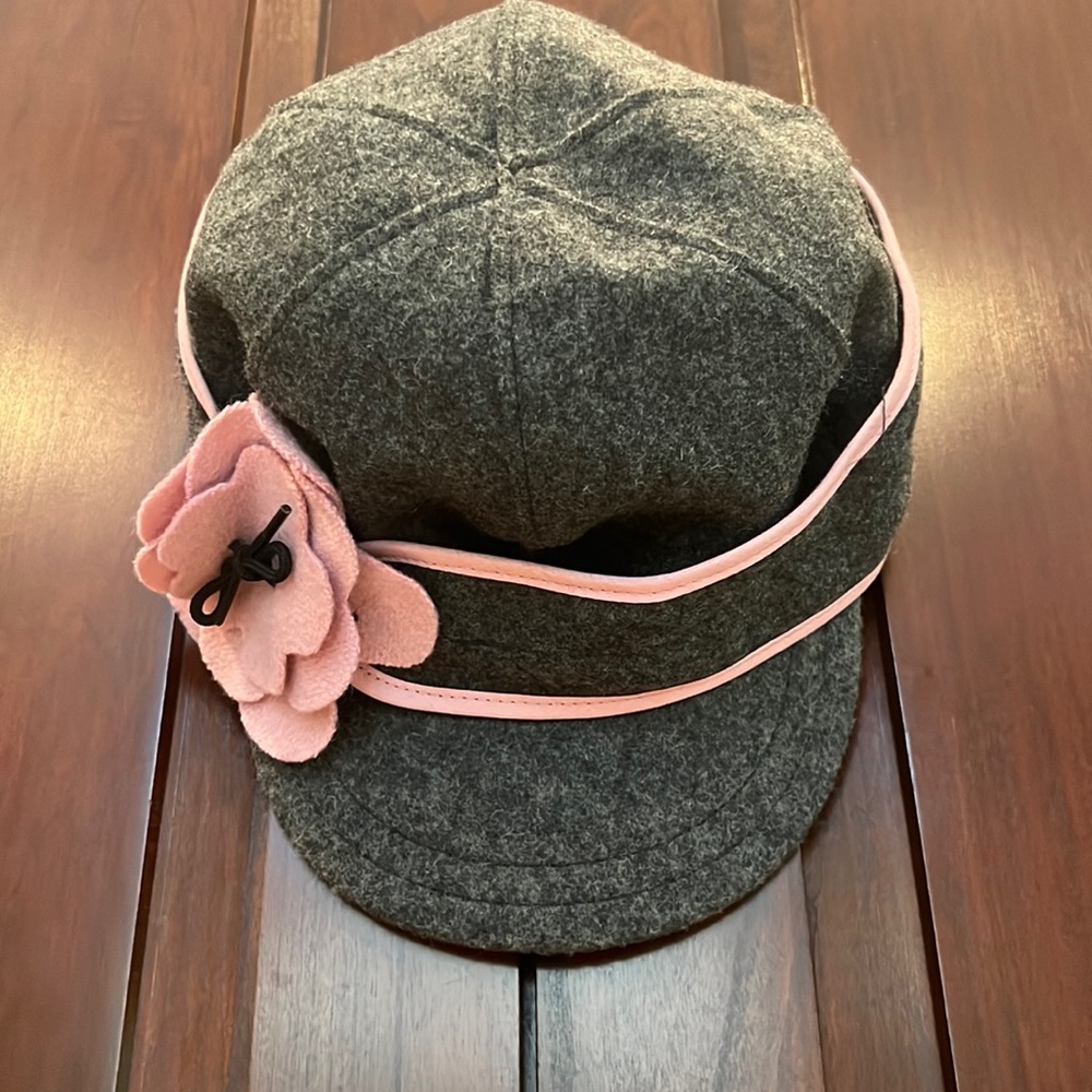 Stormy Kromer women’s wool pink flower hat 7 1/8